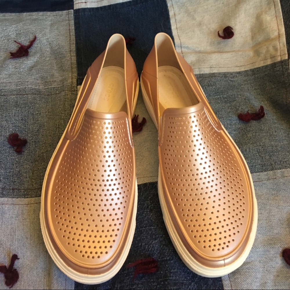 Pearl Pink Slip-on Crocs